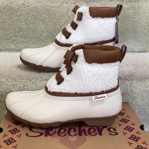 Skechers sherpa/snuggle boots NWT